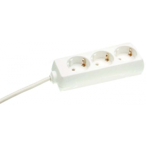 [08/003/00001] Maandusega pikendusjuhe 3 pesa / 1.5m, max 3500W, valge, ilma lülitita