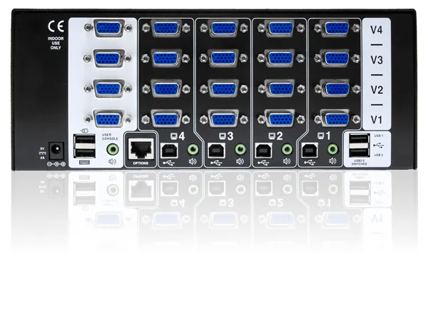 [AV4PRO-VGA-TRIPLE] KVM switch: 4 porti, 3 x VGA, USB, audio