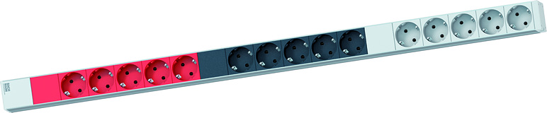 Toitepaneel 15 x Schuko, CEE 16A 3F pistik, 821x44x47mm, hall